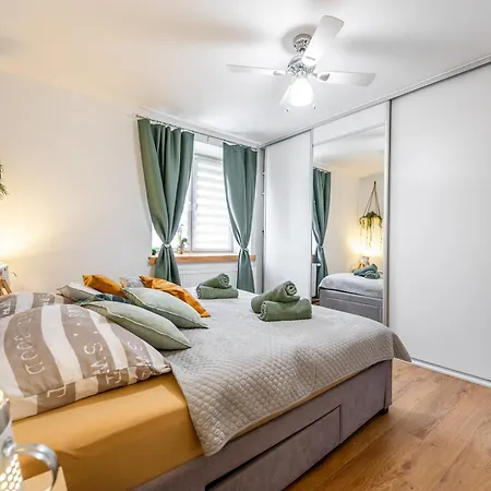 Blizko Stanice Center Apartament