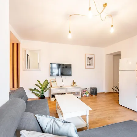 Appartement Blizko Stanice Center