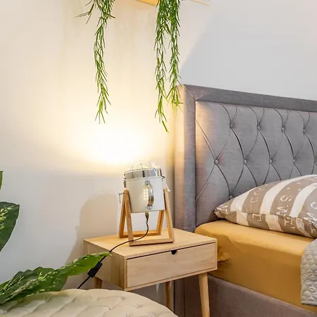 Appartement Blizko Stanice Center