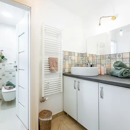 Blizko Stanice Center *